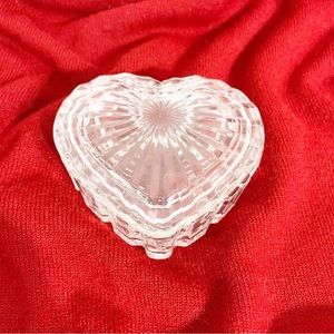 Unbranded Clear Cut Heart Shaped Glass Trinket Box with Lid Starburst Valentines